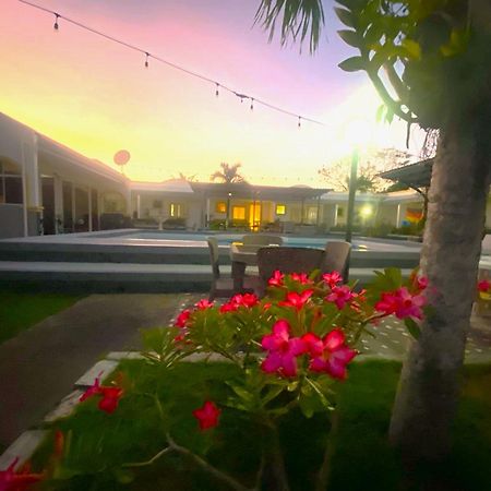 La Villa del Pueblo Inn Panglao Exterior foto